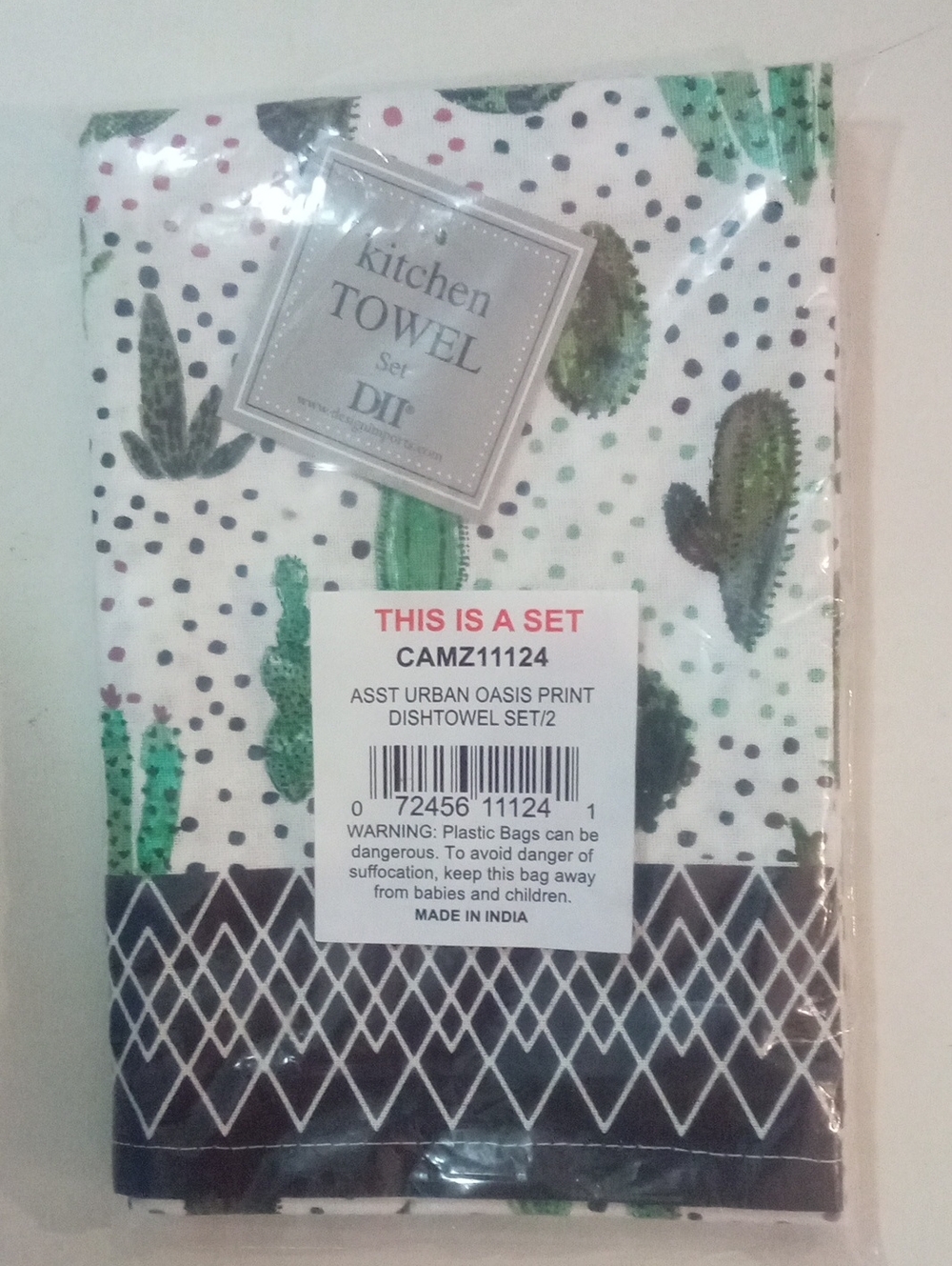 Kitchen Dish Towel Set Of 2 Green Cactus Print NWT $20 Urban Oasis